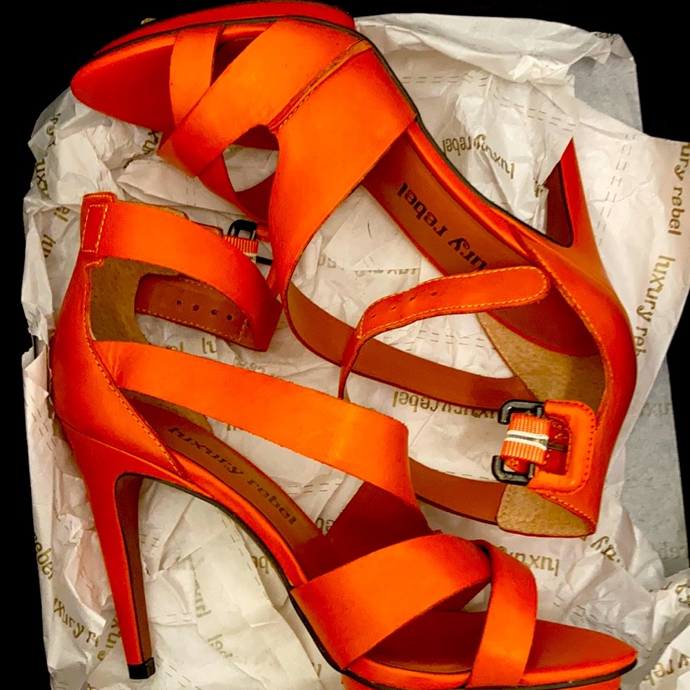 Burnt out range leather dress sandal.